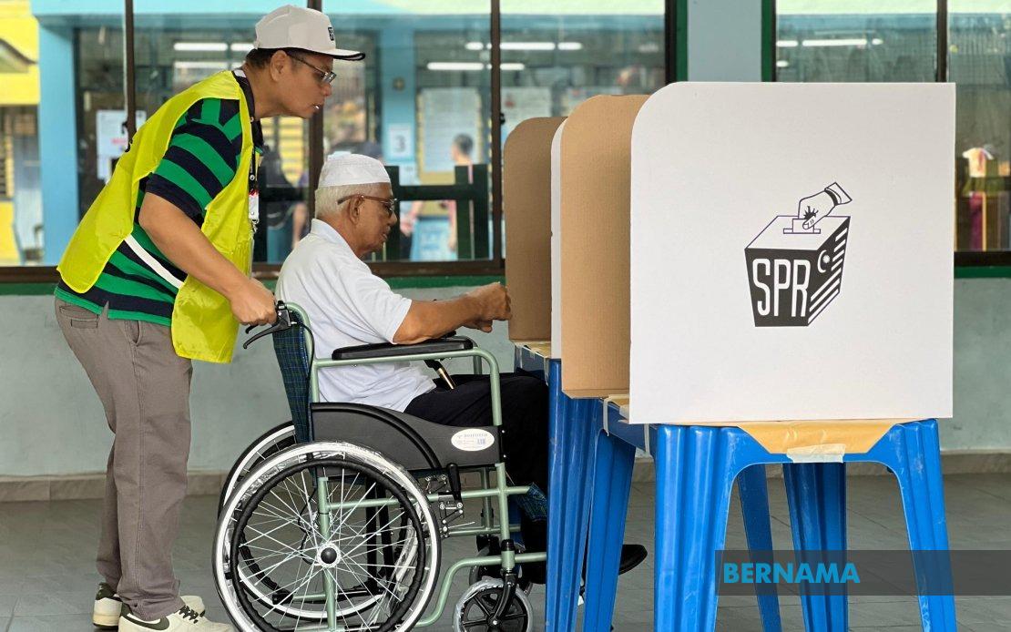 Johor Election: 1,076 Polling Centres Begin Voting as 2.7 Million Cast Ballots