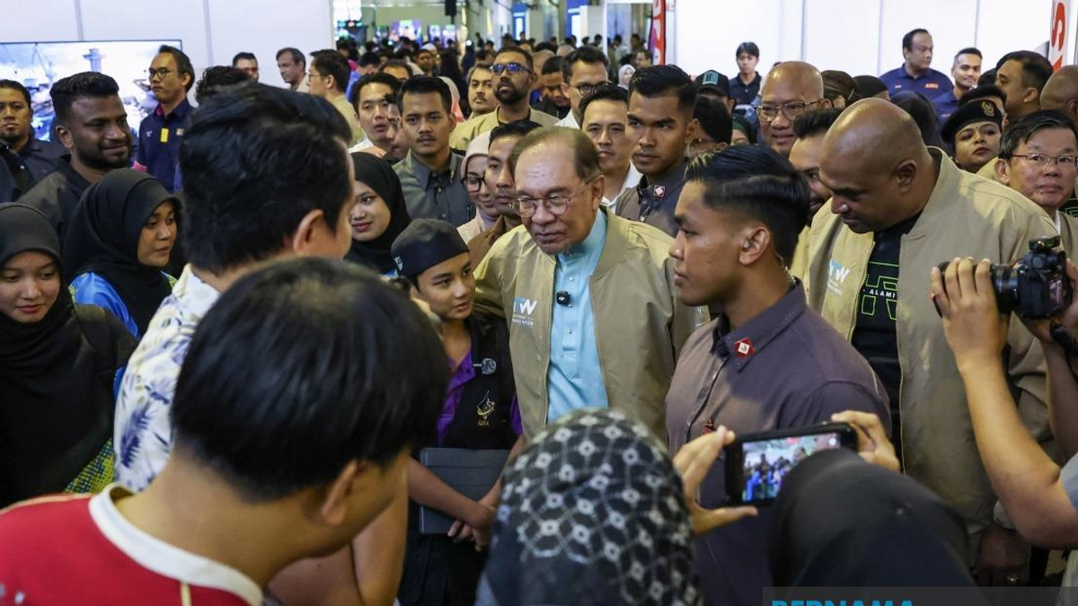Malaysia Cannot Progress If People Remain Trapped In Hateful Politics, Ideologies - PM Anwar