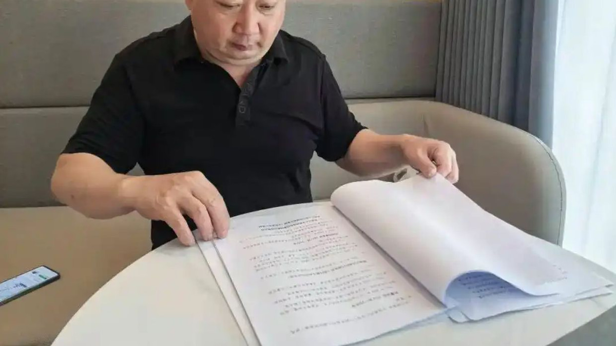 Chinese Father Sues Gaming Giants Over Son's Addiction, Seeking Industry Oversight