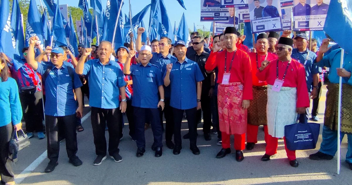 Muhyiddin Shows Support for Sahruddin in Johor Bukit Kepong Campaign Push