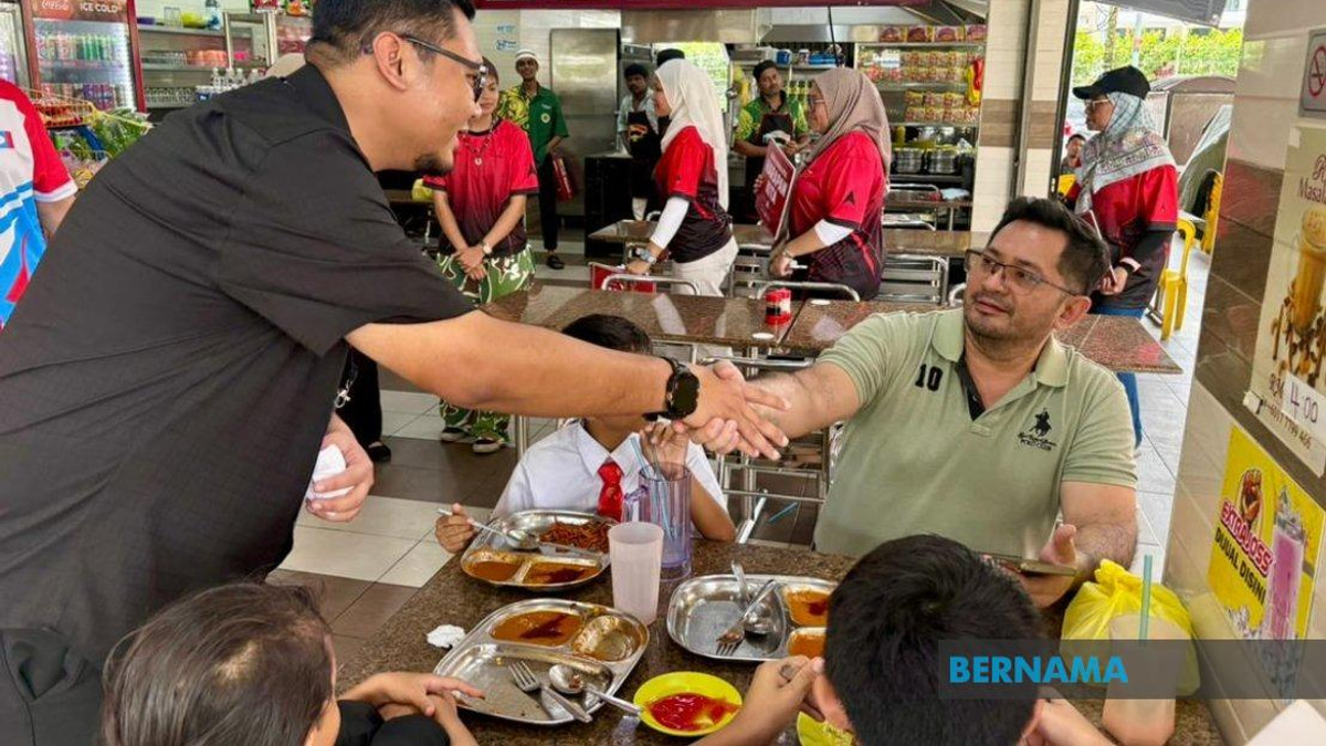 Kempas PH Candidate Pitches Skills Training and Healthcare Upgrades in Johor Race
