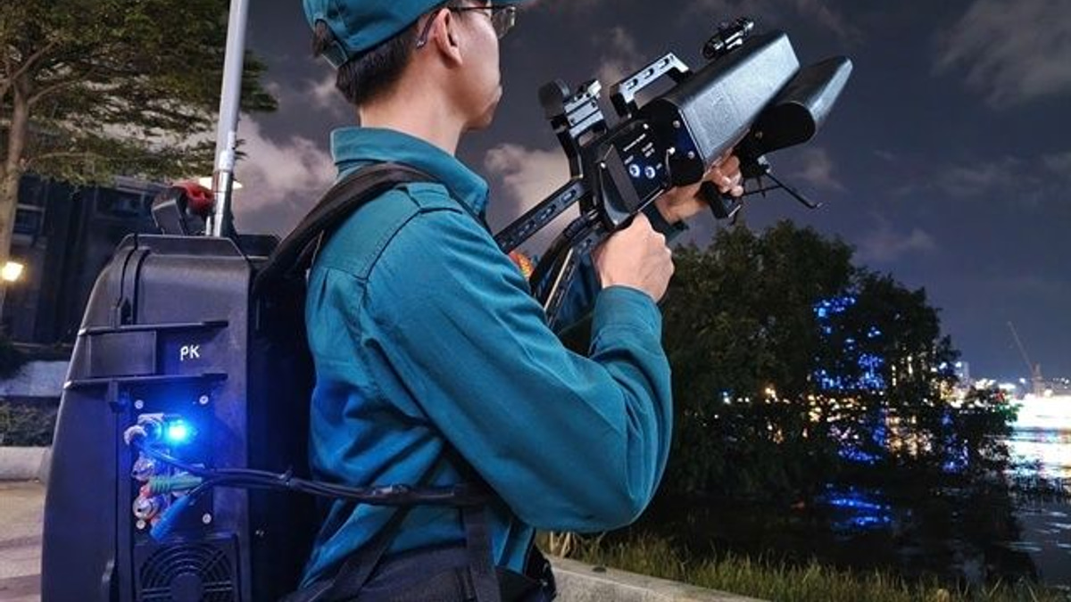 Vietnam Cracks Down on Illegal Drone Flights as Airport Disruptions Surge