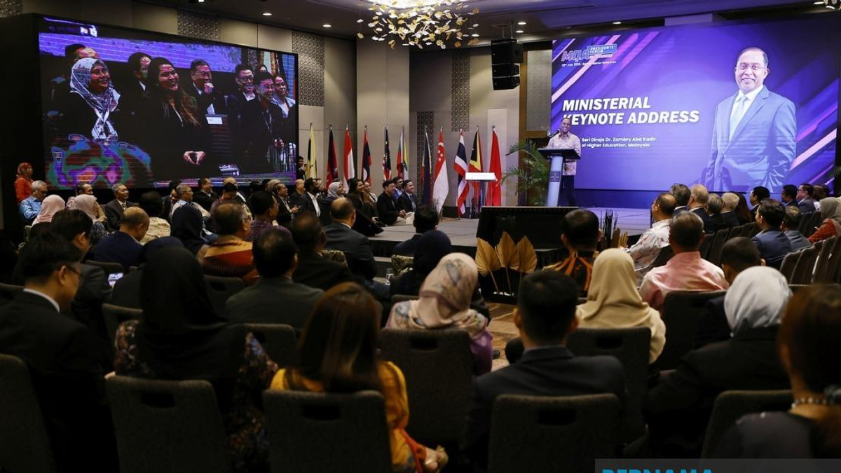 Malaysia Committed to Academic Freedom and Intellectual Discourse, Says Zambry
