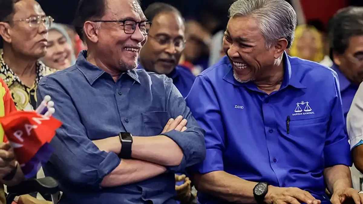 Zahid counters Anwar's poetry with his own verse, reaffirms BN's unity government commitment