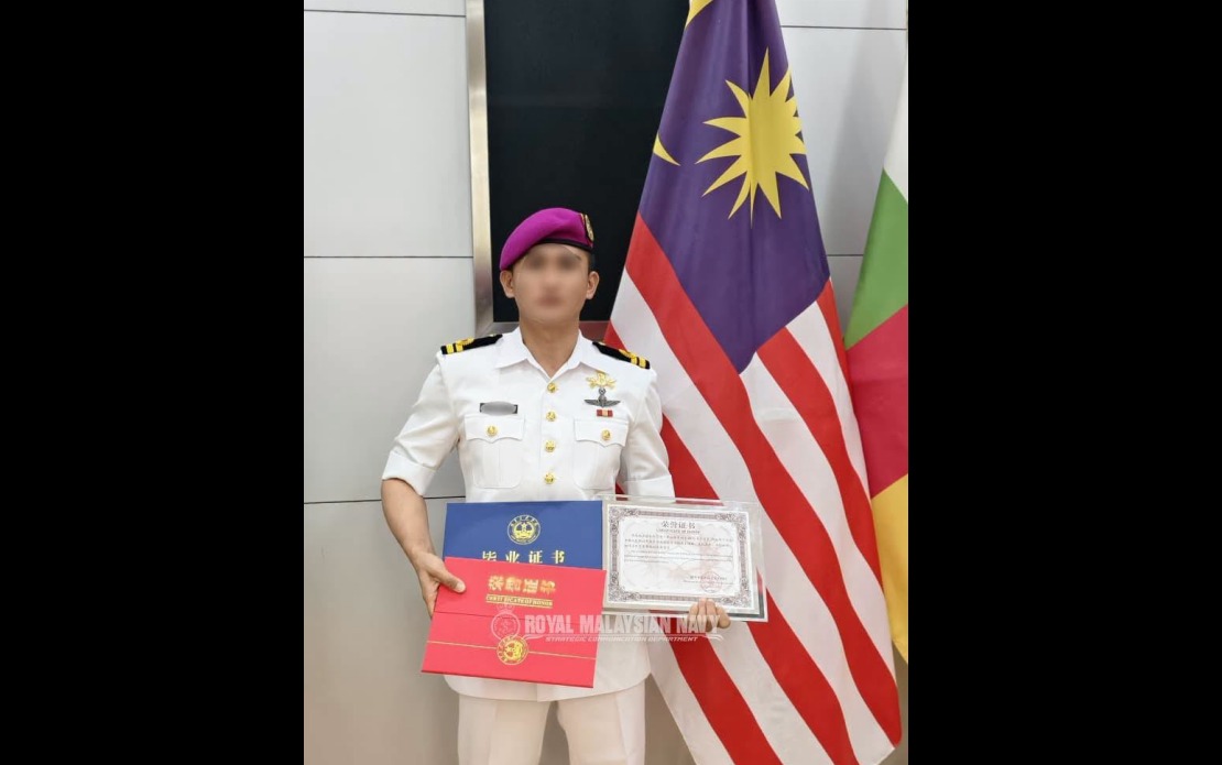 Selangor Sultan Praises PASKAL Officer's Top Sniper Course Achievement in China