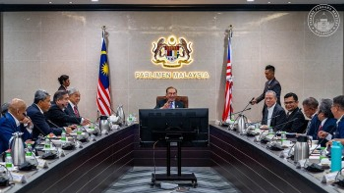 Malaysia To Engage Manufacturers On Supply Chain Pressures, Anwar Directs Ministries