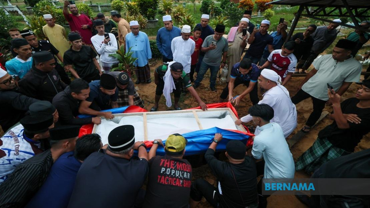 Police Corporal Mohamad Nur Hafiz Laid To Rest After Fatal Electrocution in Sabah