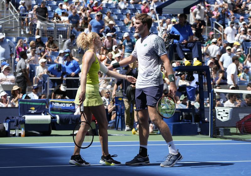 Williams makes triumphant US Open return with Alcaraz; top seeds Djokovic and Sabalenka ousted