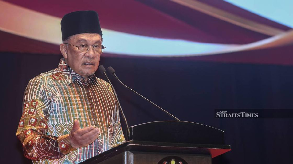 PM Anwar Urges Smarter Use of Technology in Islamic Preaching