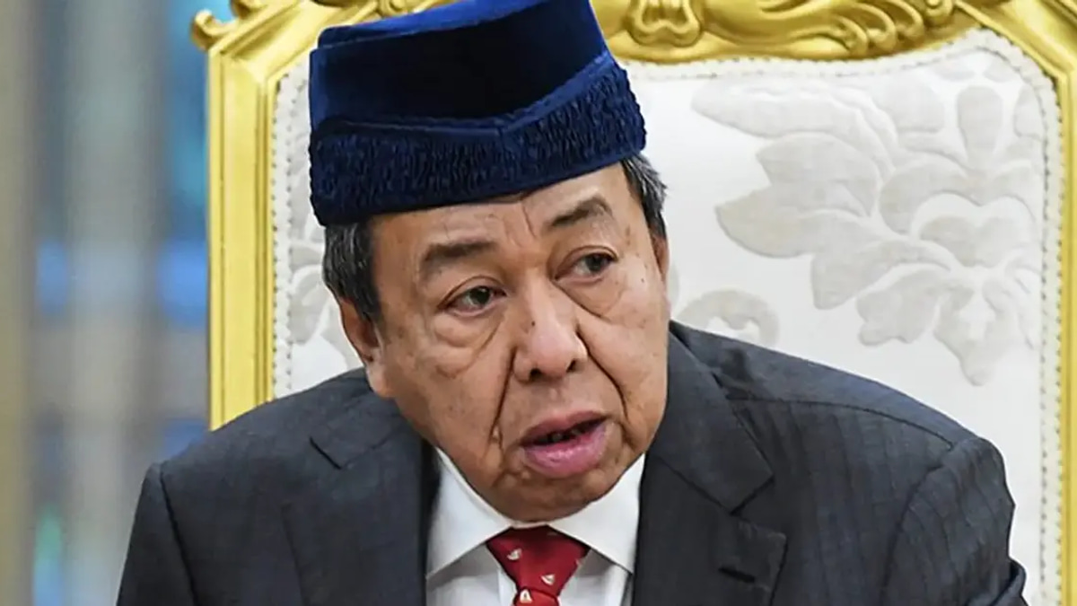 Sultan Sharafuddin Credits Najib, Praises Anwar for LRT3 Project