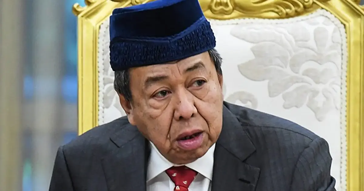 Sultan Sharafuddin Credits Najib, Praises Anwar for LRT3 Project