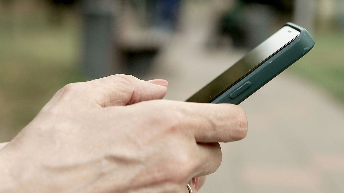 US Man Faces Felony Charge After Using Phone Wipe Code at Airport
