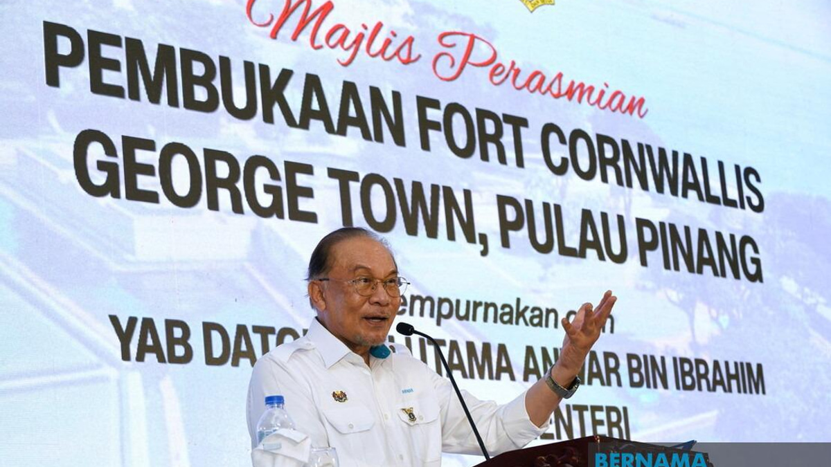 Historical Sites Must Teach, Not Just Entertain, PM Anwar Says at Fort Cornwallis Opening