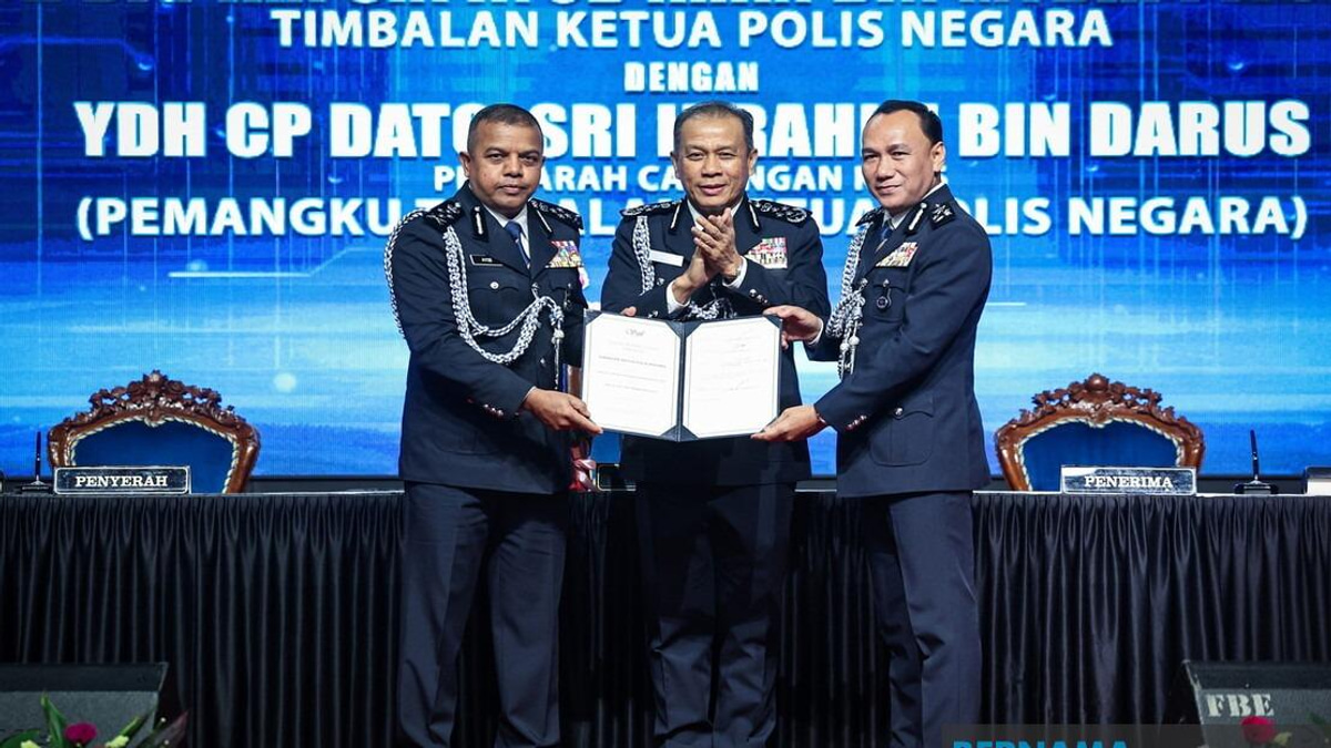 IGP Praises Ayob Khan's Principled Leadership as Deputy Steps Down