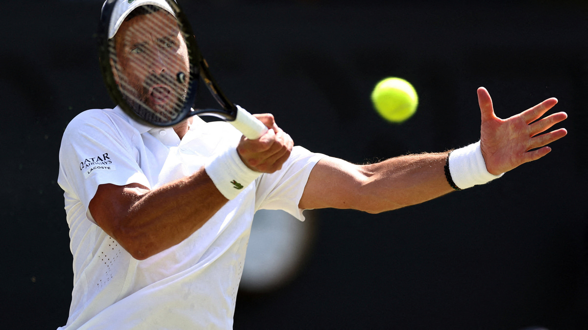 Djokovic Advances to Wimbledon Semifinals After Epic Five-Hour Quarterfinal Battle