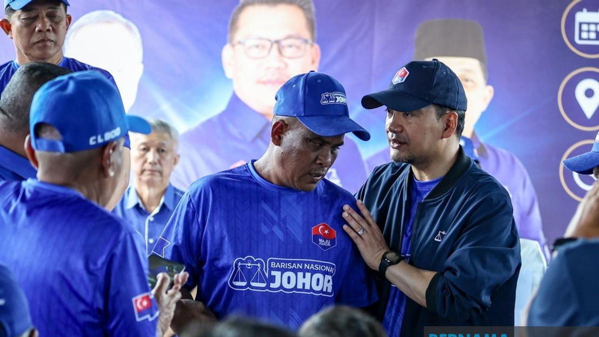 Blind Since Birth, Johor Voter Refuses to Let Disability Bar Him From the Ballot Box