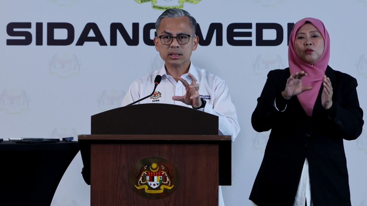 Anwar orders Human Resources Ministry to fast-track 15,000 foreign worker approvals