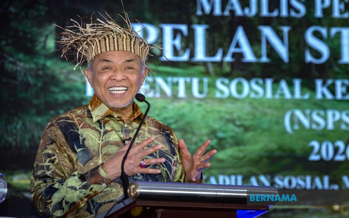Ahmad Zahid Urges National Prayer for Anwar's Recovery After Surgery
