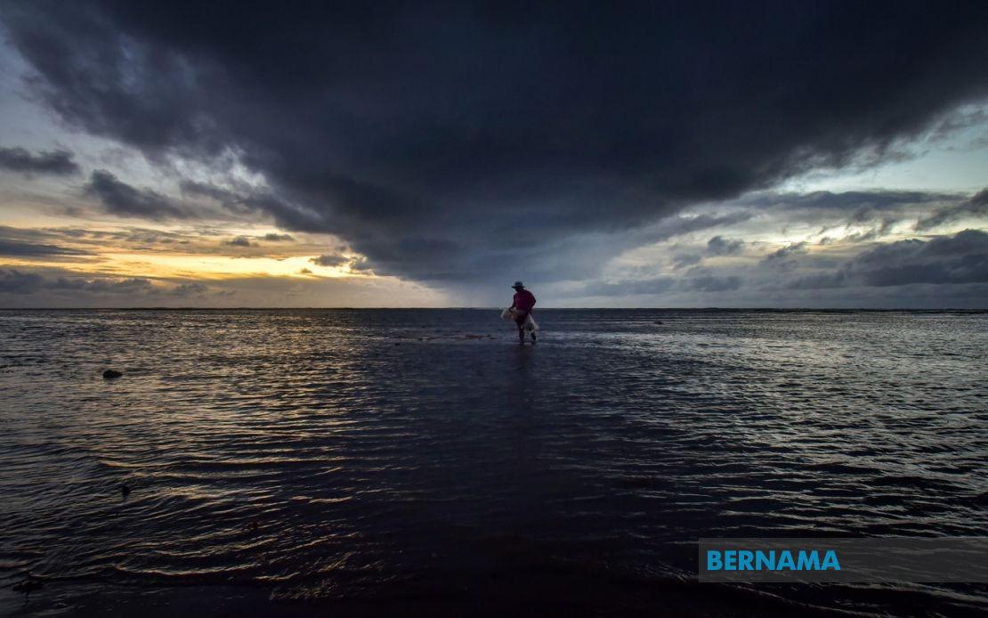 Thunderstorms and Heavy Rain Expected Across Multiple States Until Evening