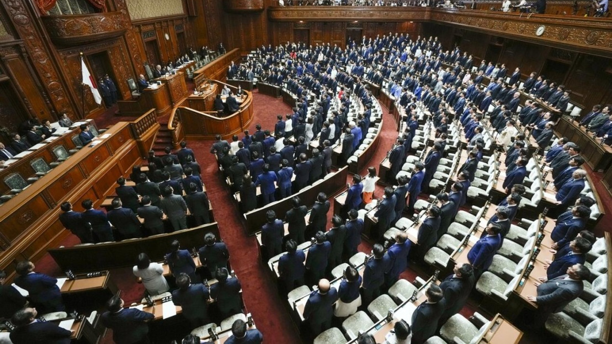 Japan's Lower House Fast-Tracks Imperial Succession Law After Political Breakthrough