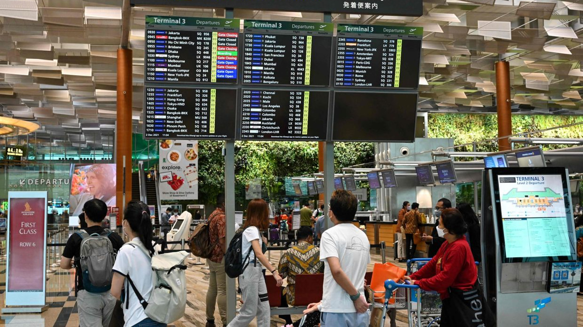 Hong Kong Mother, Adult Son Jailed in Singapore for Violent Changi Airport Incident