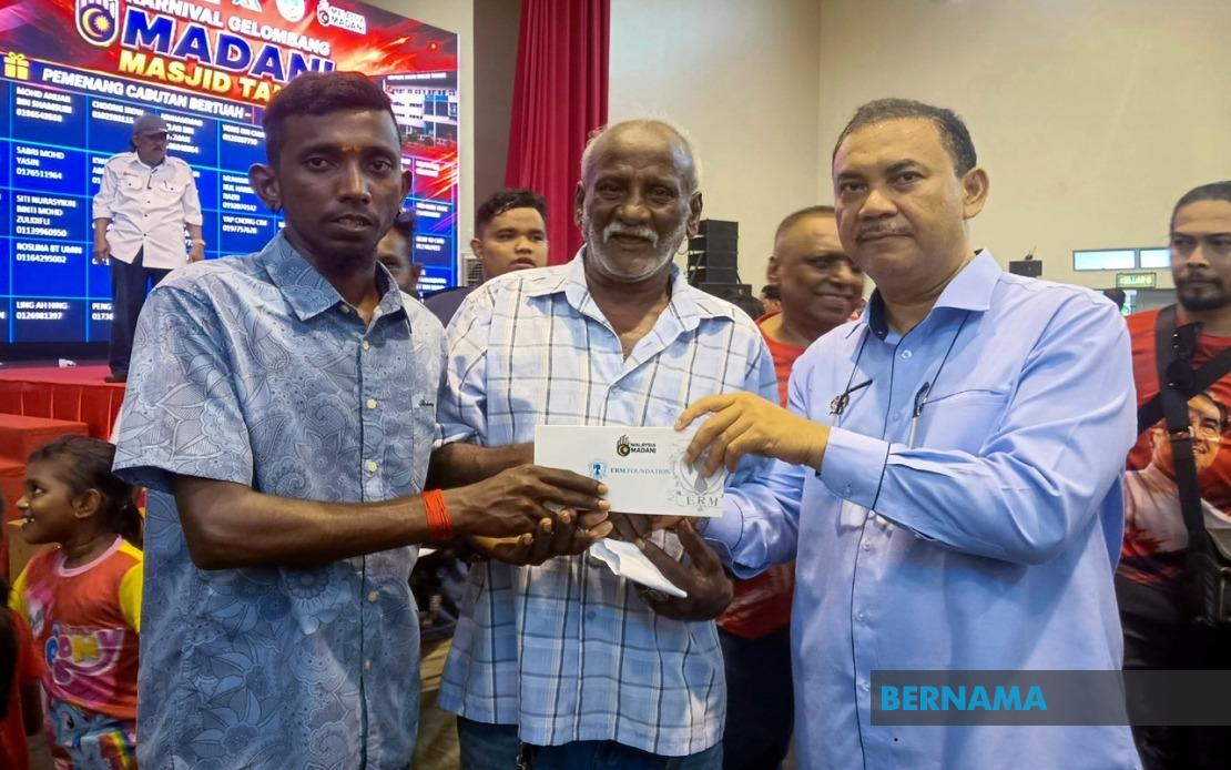 Over 2,000 Masjid Tanah Residents Receive Cash Aid Under MADANI Initiative