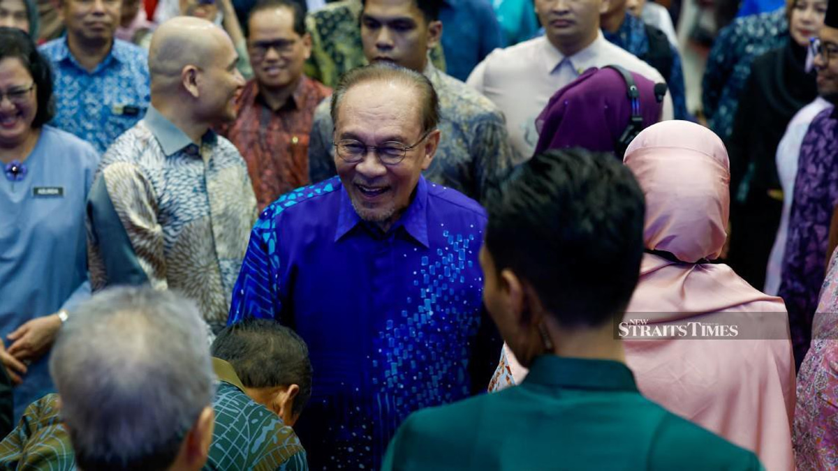 Universities Must Allow Academics to Voice Opinions Freely, Says Anwar