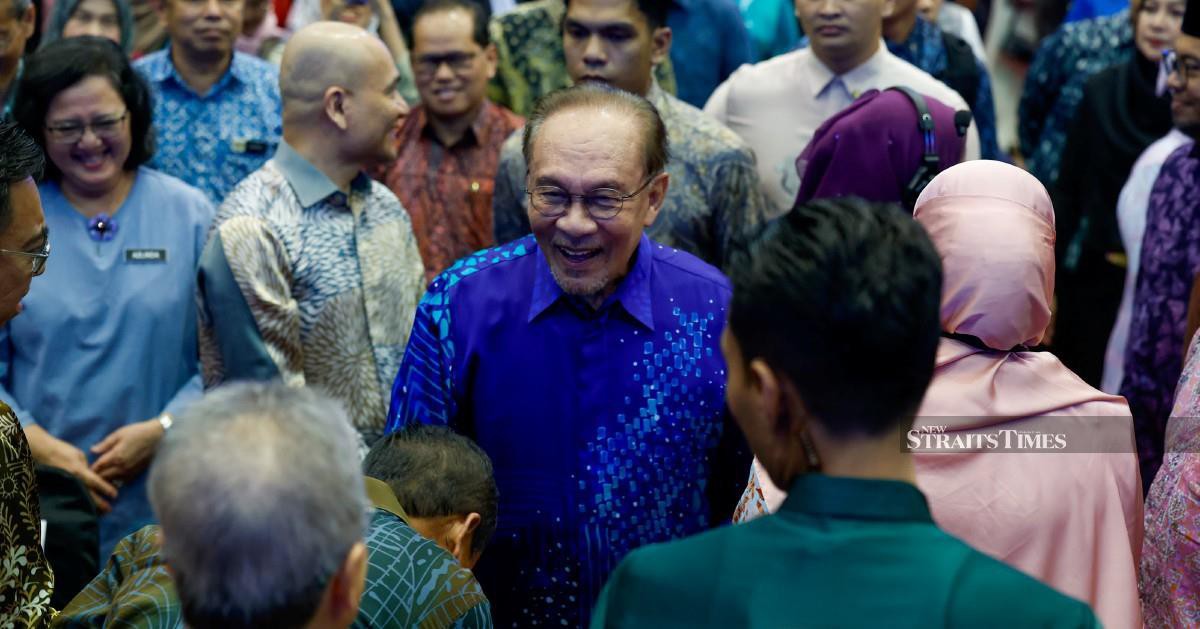 Universities Must Allow Academics to Voice Opinions Freely, Says Anwar