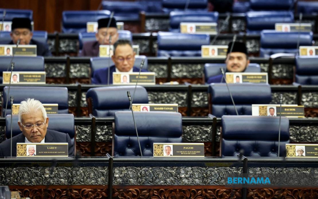 Speaker Confirms Hamzah's Opposition Leadership Role; Muhyiddin Relocated in Parliament Seating
