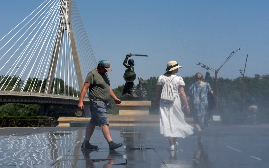 Poland Swelters Under Record Heat as Mercury Hits 40.5°C
