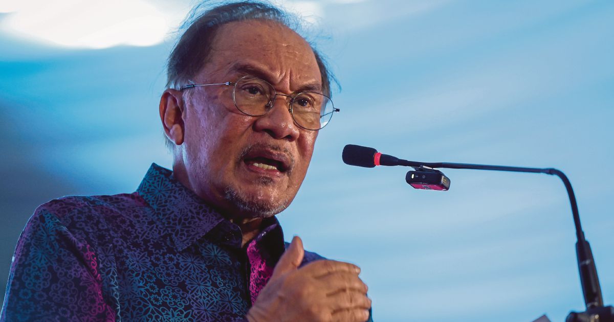 Anwar Deflects Opposition Criticism, Urges Focus on Tabung Haji Probe