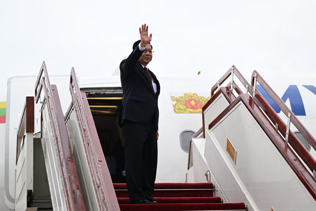 Myanmar's Military Leader Travels to Moscow for High-Level Talks with Putin