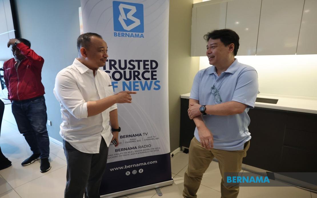 Maszlee Malik Experiences Johor's Road Woes First-Hand in Myvi Challenge
