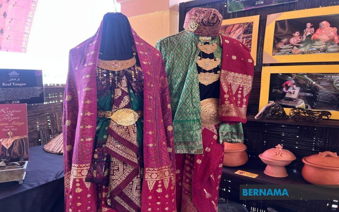 Kain Lima Textile Heritage Faces Extinction as Master Weavers Age Out