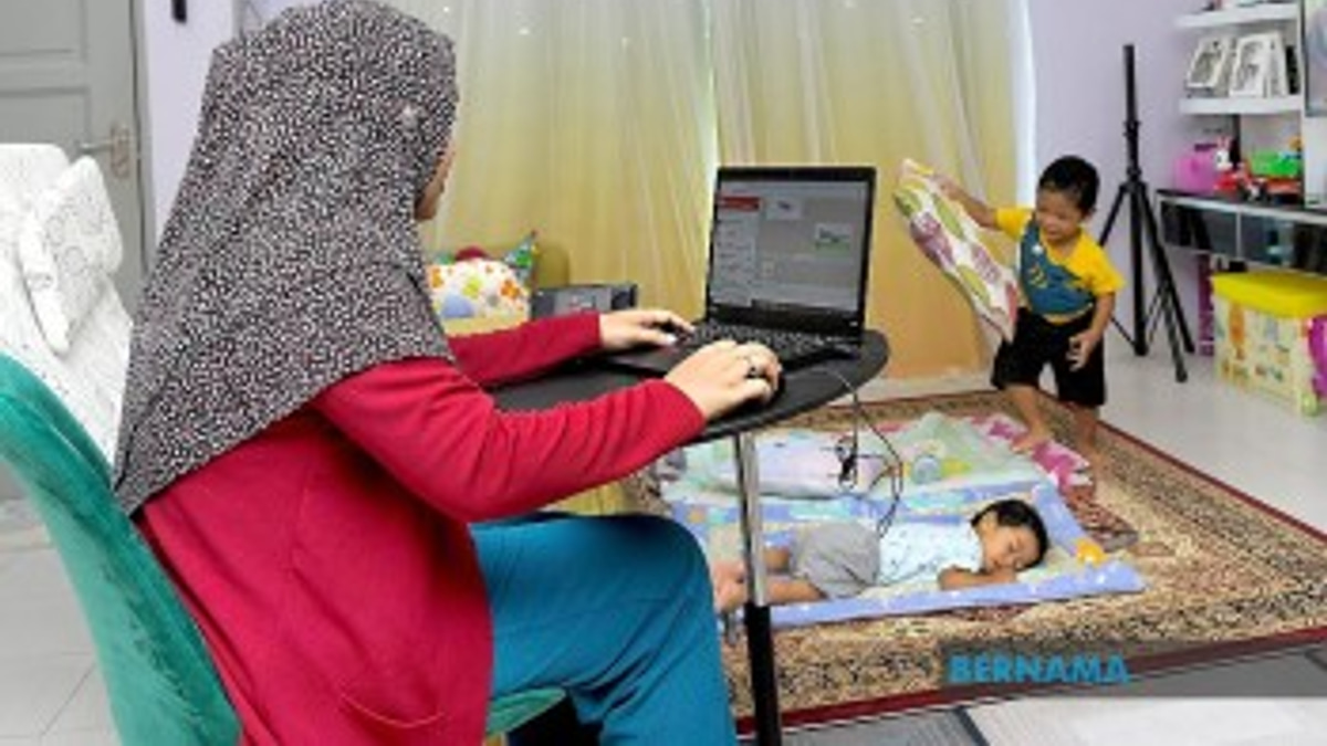 Work-From-Home Policy Saves Malaysia 4.05 Million Litres of Petrol, Cuts Subsidy Costs by RM7.31 Million