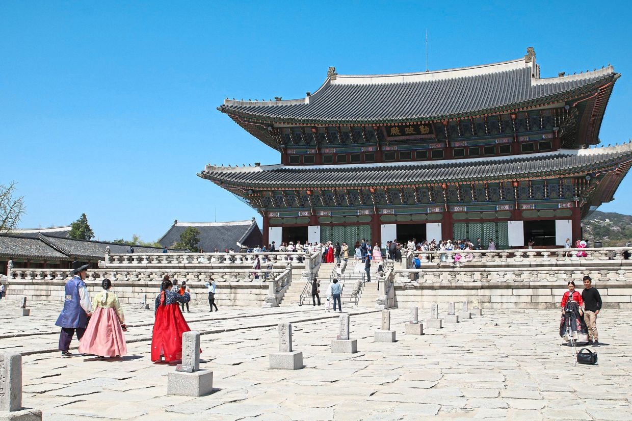 Southeast Asia's Summer Surge: Why Chinese Tourists Are Choosing Closer Destinations