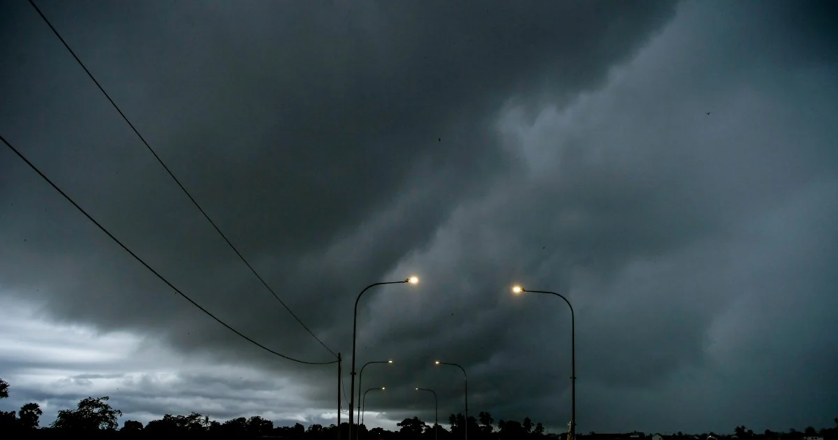 MetMalaysia Issues Thunderstorm Alert Across Peninsula and East Malaysia Until Evening