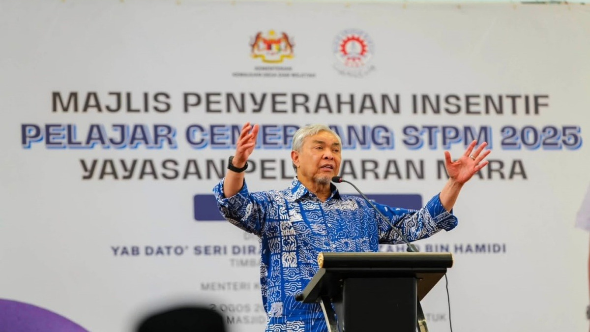 38 Bagan Datuk Students Honoured for STPM Excellence by YPM