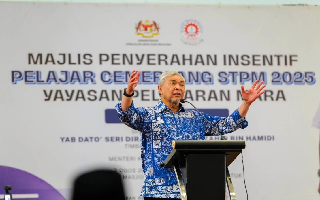 38 Bagan Datuk Students Honoured for STPM Excellence by YPM