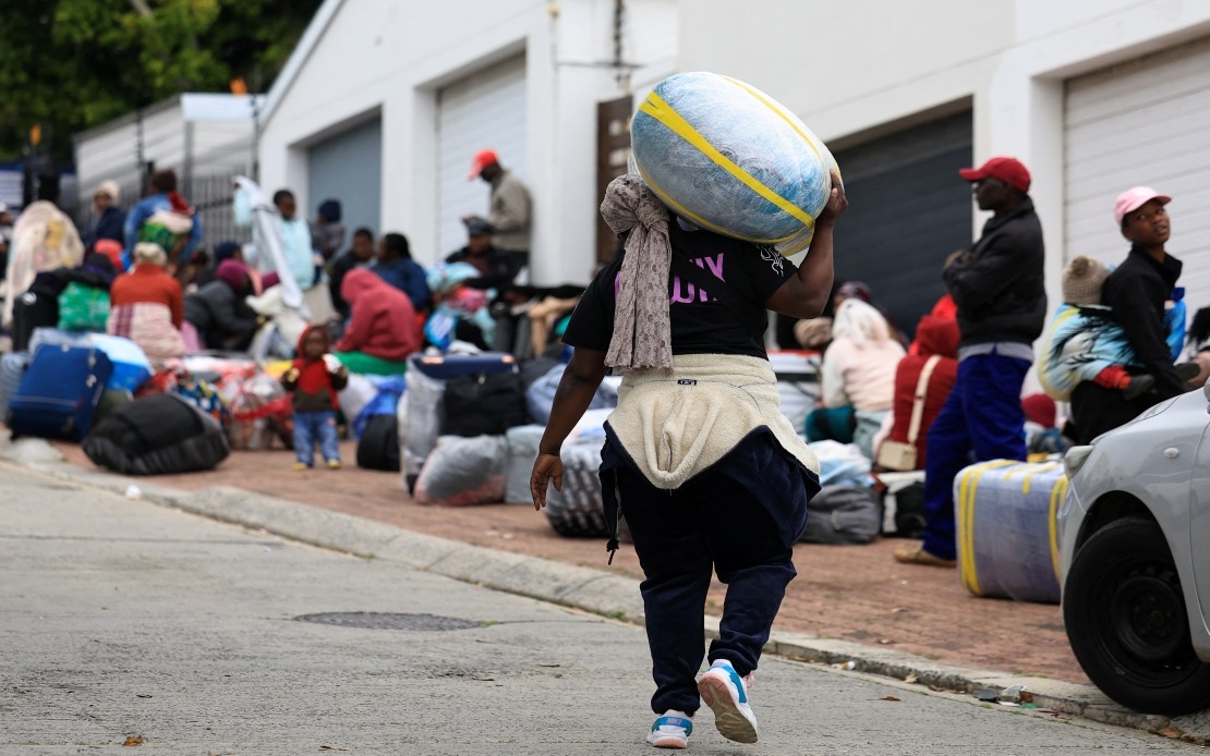 Hundreds of Zimbabweans Depart Cape Town as Anti-Immigrant Tensions Escalate