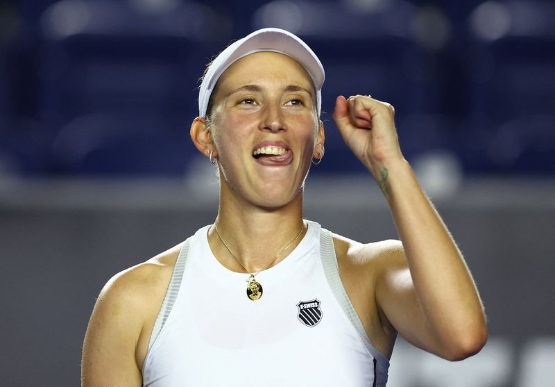 Mertens stages dramatic comeback to face Parry in Monterrey final