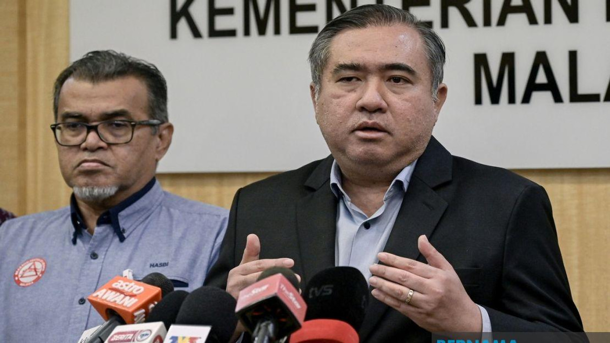 Government Maintains Hands-Off Approach to Port Management While Enforcing Ownership Rules
