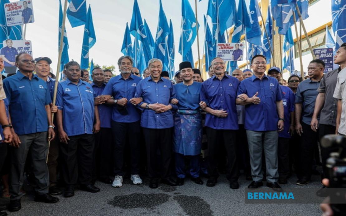 Senior UMNO Figures Rally Behind Onn Hafiz at Johor Election Nomination