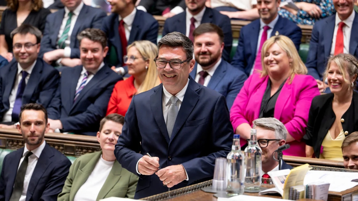 Andy Burnham: Labour's Northern Power Broker Emerges as Starmer Successor