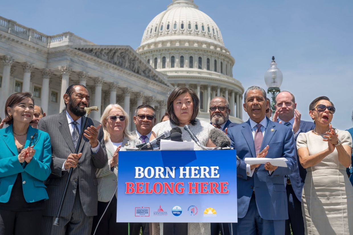 US Supreme Court Blocks Trump's Bid to End Birthright Citizenship for Children of Non-Citizens