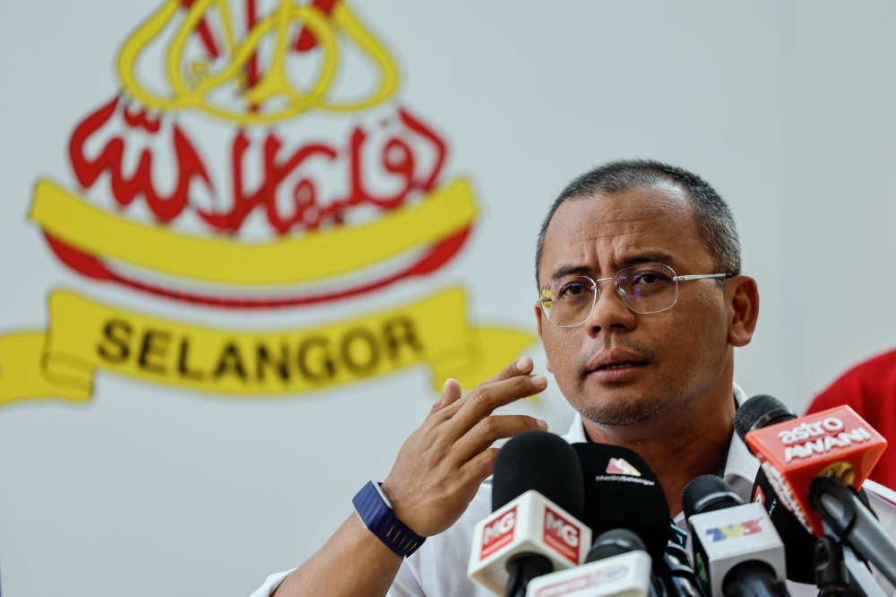Selangor's Top Official Warns of Community Obstruction in Rohingya Enforcement Drive
