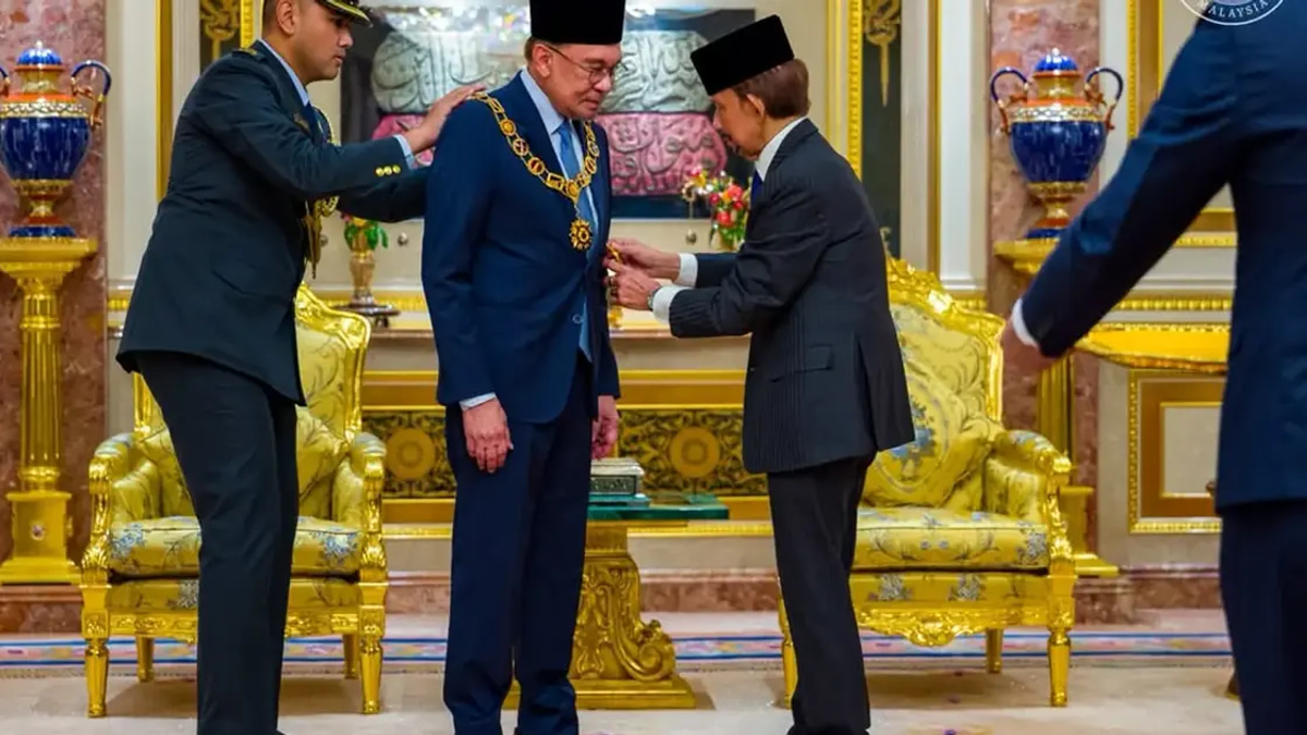 Anwar Ibrahim Honoured with Brunei's High Distinction