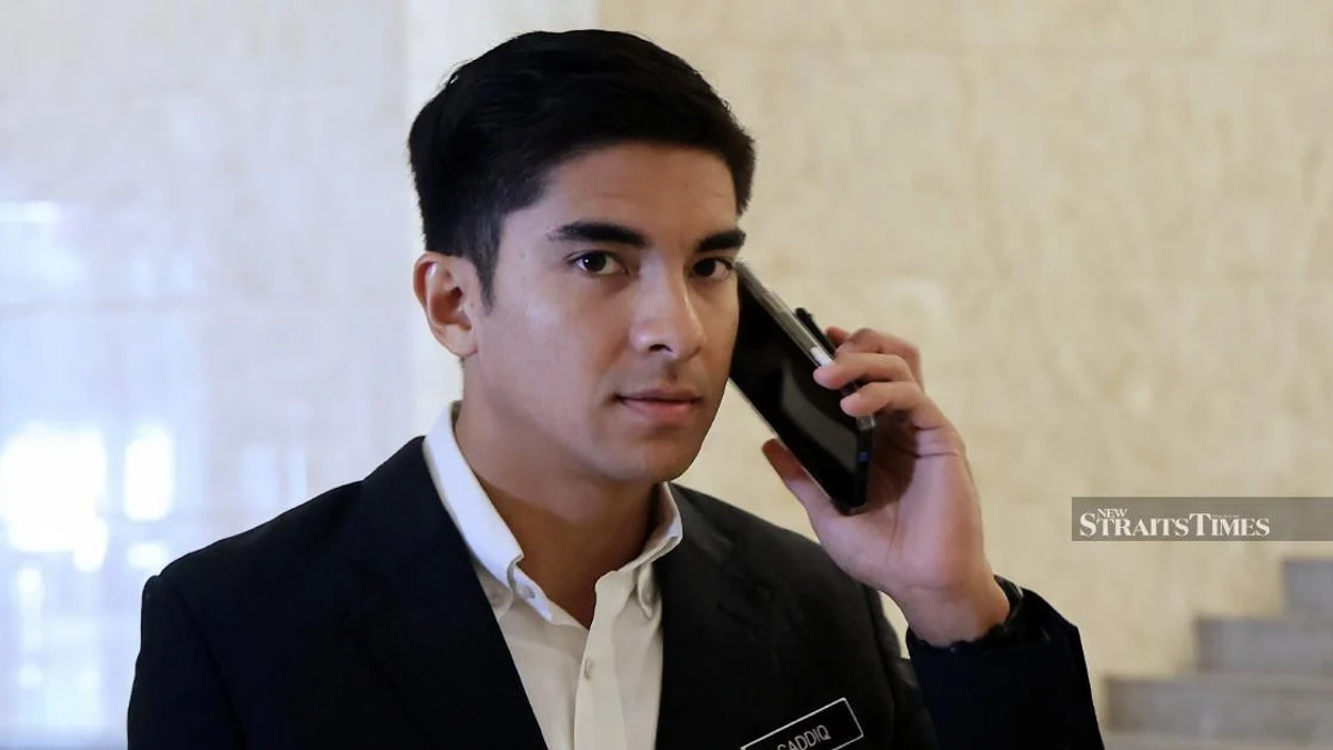 Tunku Ismail Criticises 'Hollywood' Style Politics as Syed Saddiq Row Escalates