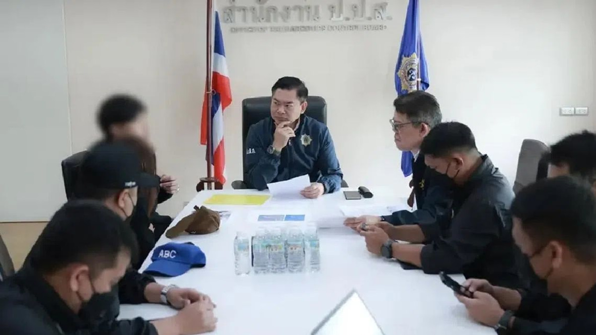 Thai Officials Detail Heroin Seizure in Airline Crew Arrest, Hunt Continues for Delivery Rider