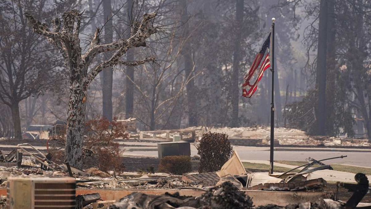 Massive Wildfire Crisis Forces 65,000 to Flee Washington State